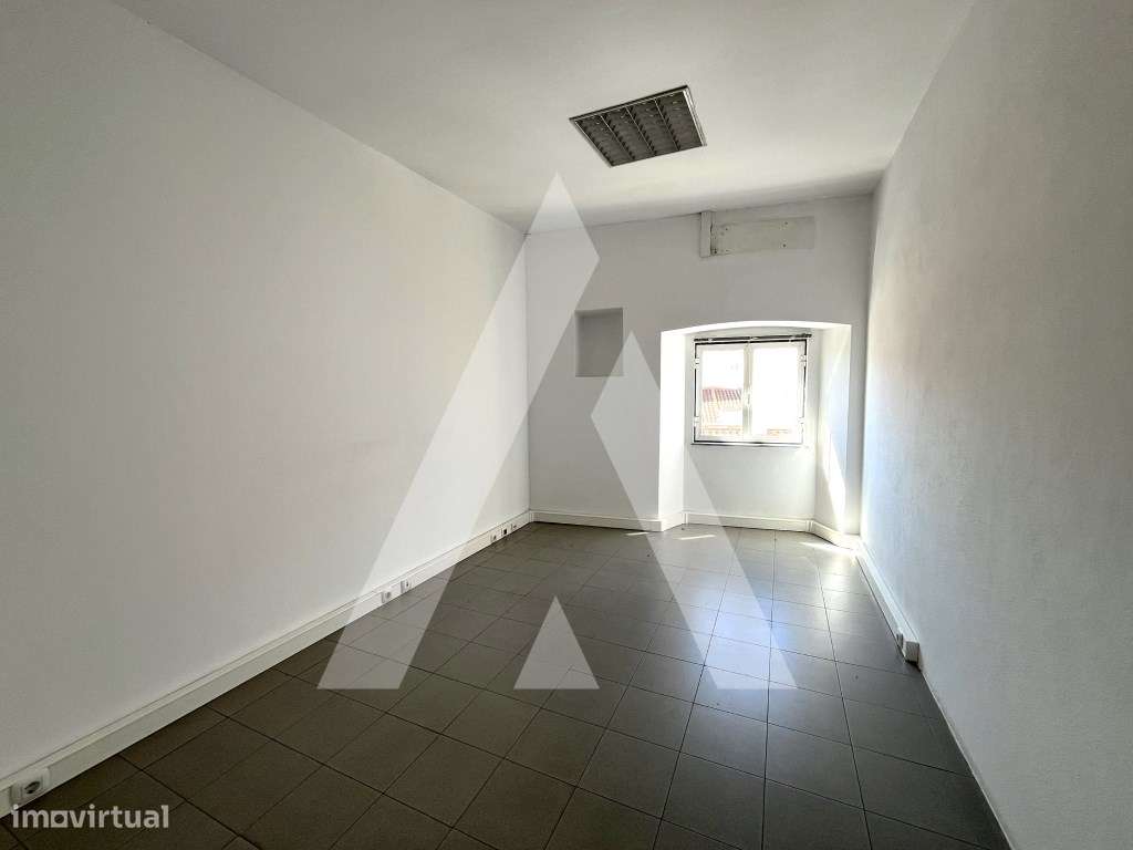 Edifício composto por Lojas e Escritórios no centro Histórico de Év...-14