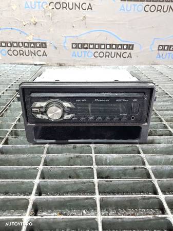 Cd player Toyota RAV 4 II 2000 - 2006 (677) - 1