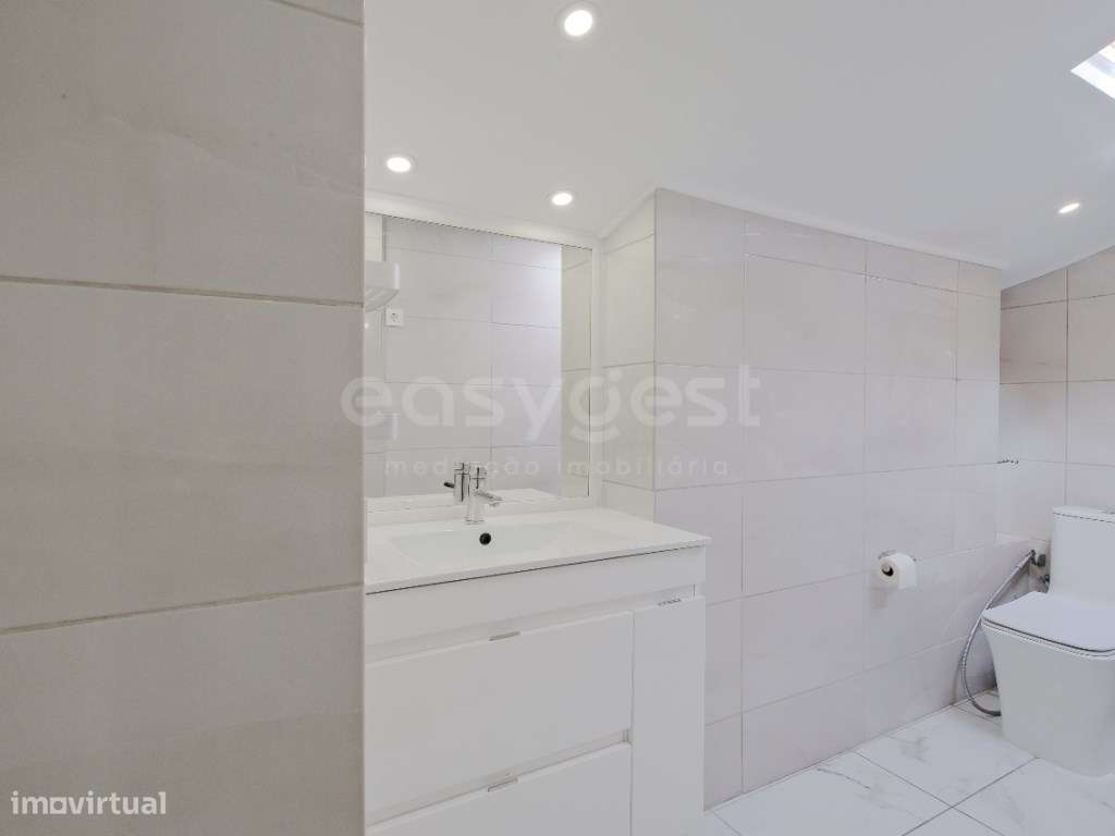 T2 remodelado no coração de Lisboa, entre o Bairro Alto e Santos-14