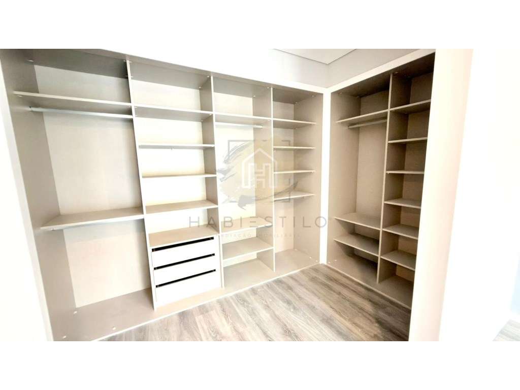 MORADIA T4 COM PISCINA EM AZEITÃO | OPORTUNIDADE A NÃO PERDER-17