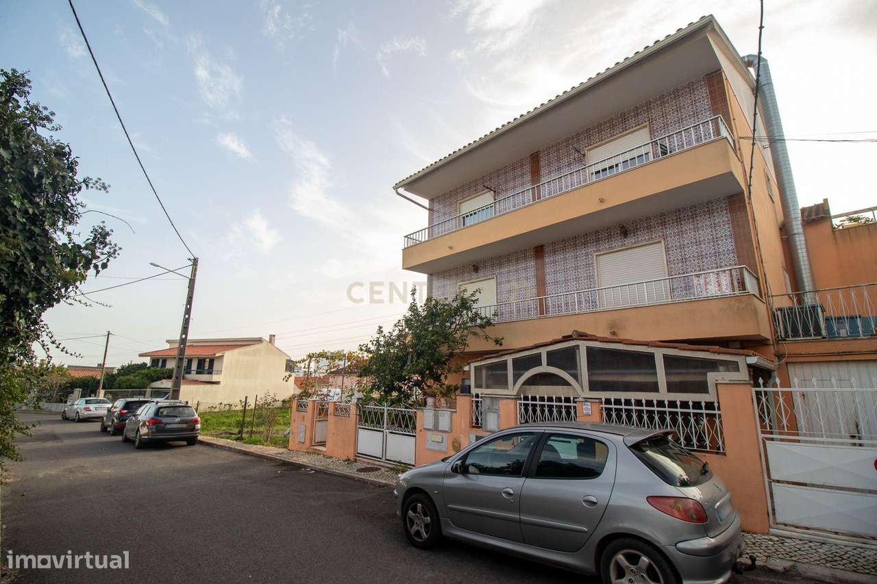 Andar de moradia T3 localizado no Bairro dos Pedernais, Ramada - Grande imagem: 3/53