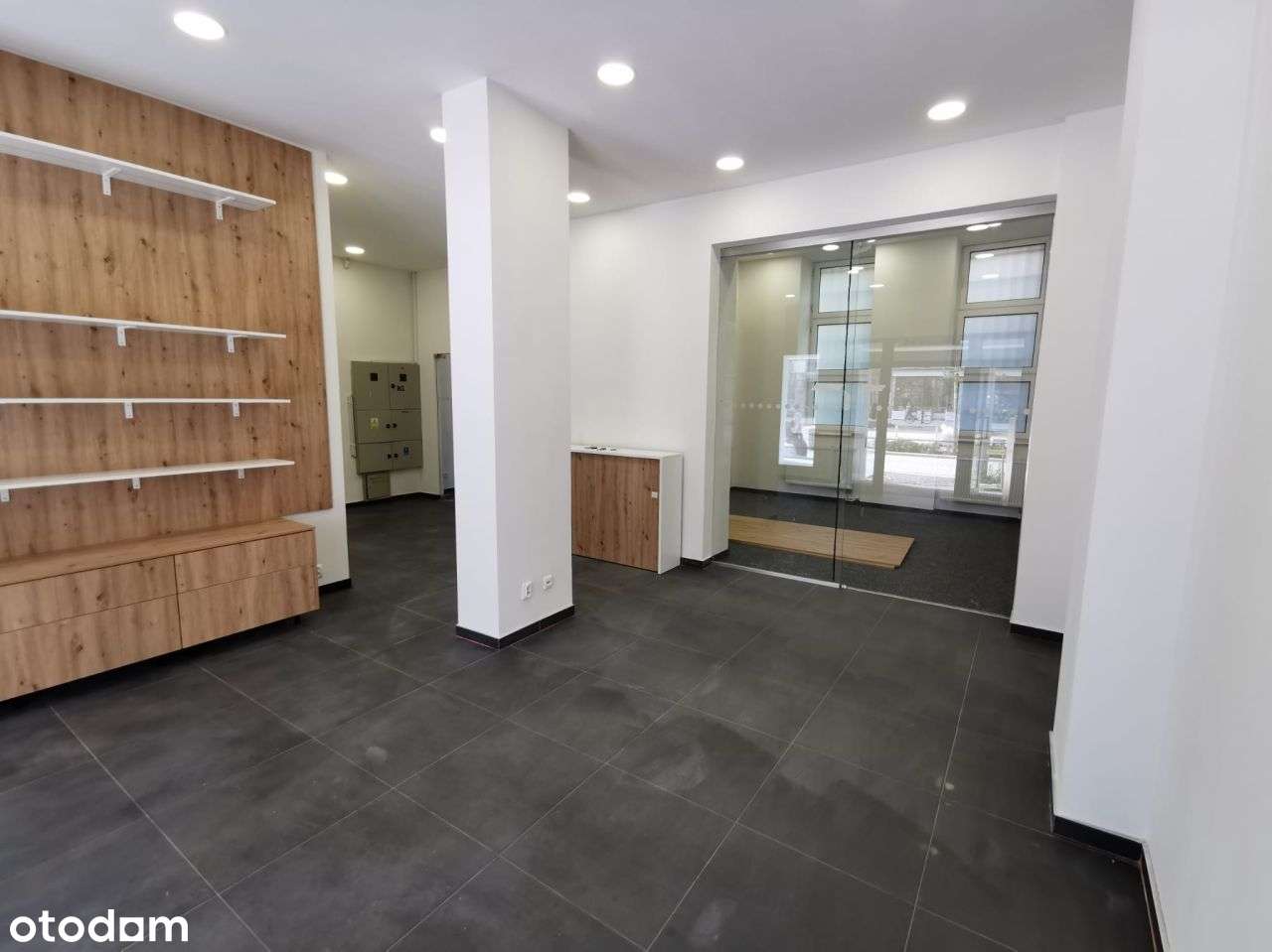 Parter - Dwa lokale handlowo-usługowe w centrum-3