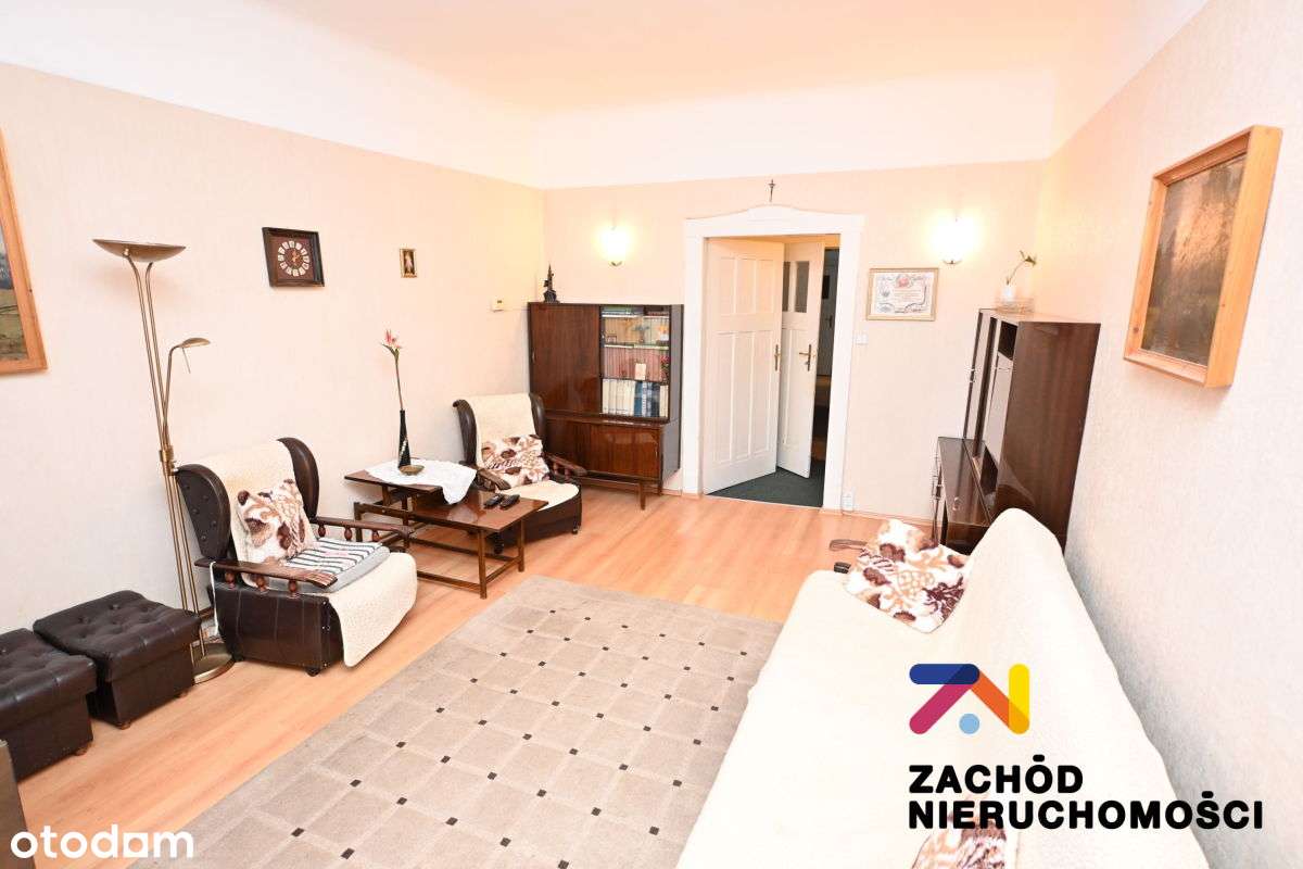 Całe piętro w kamienicy w centrum miasta-7