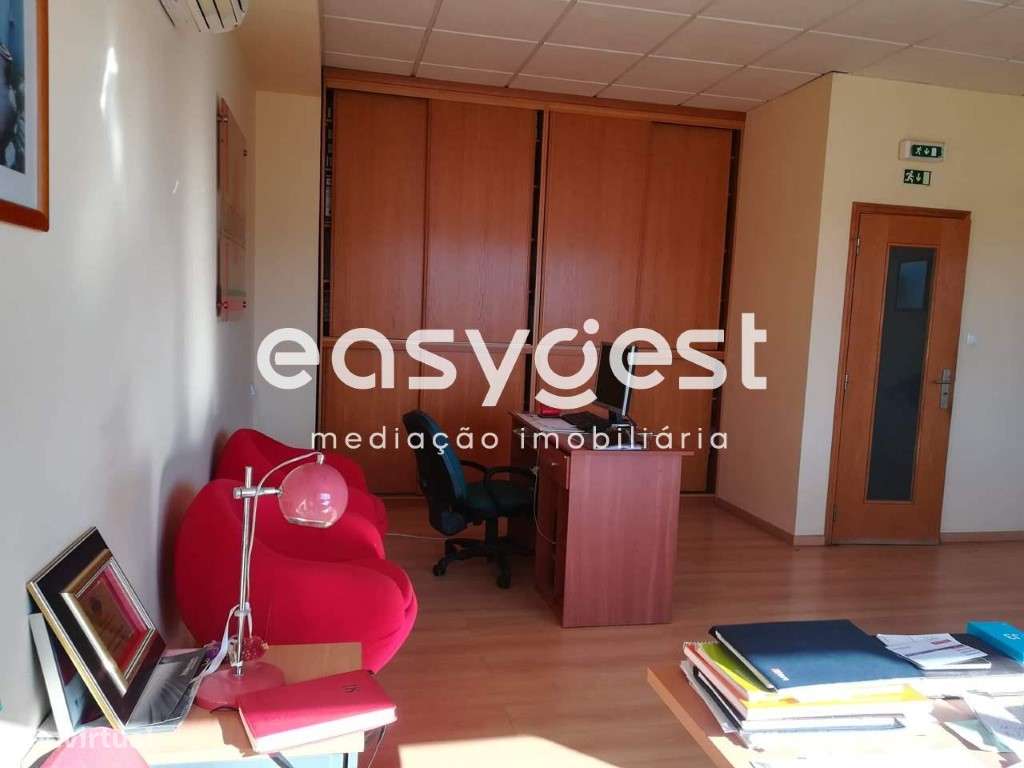 Armazéns no Parque Industrial - Grande imagem: 3/14