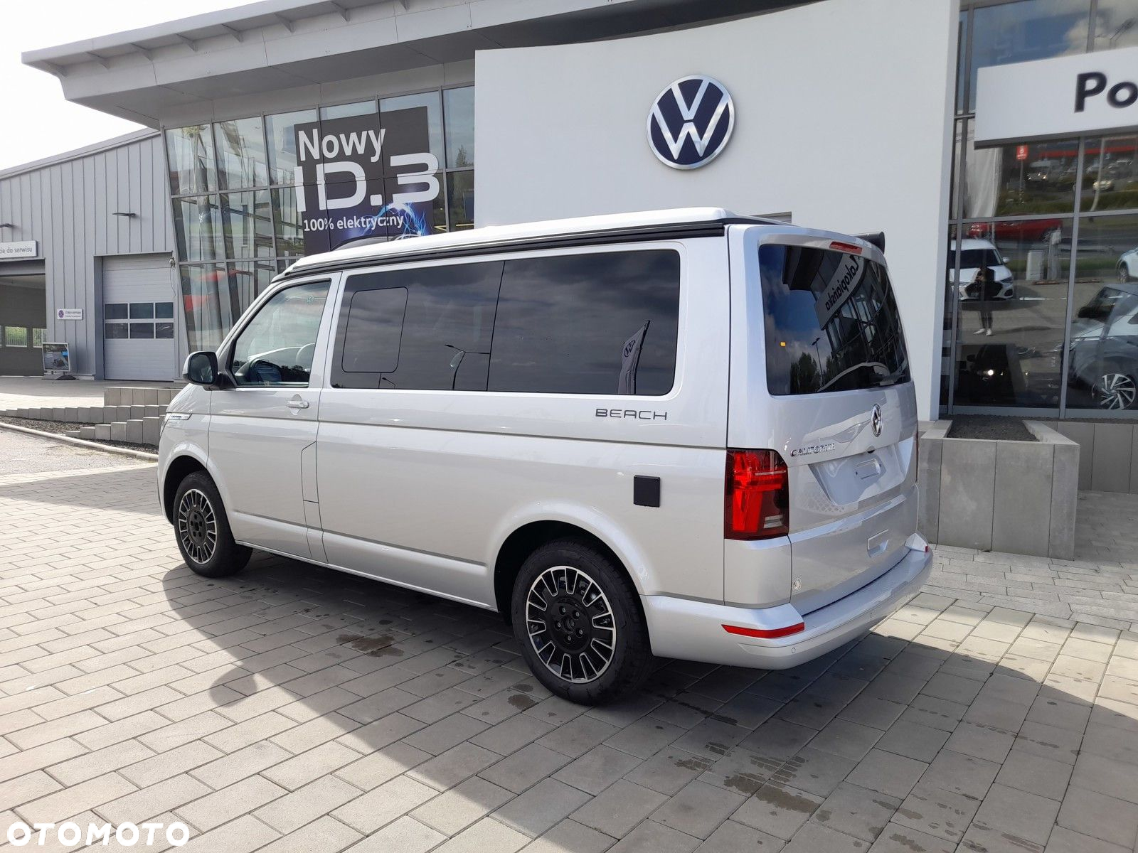 Volkswagen California California 6.1 Beach silnik: 2,0 l TDI SCR BlueMotion Technology 150 kW skrzynia biegów: 7-biegowa DSG rozstaw osi: 3000 mm - 5