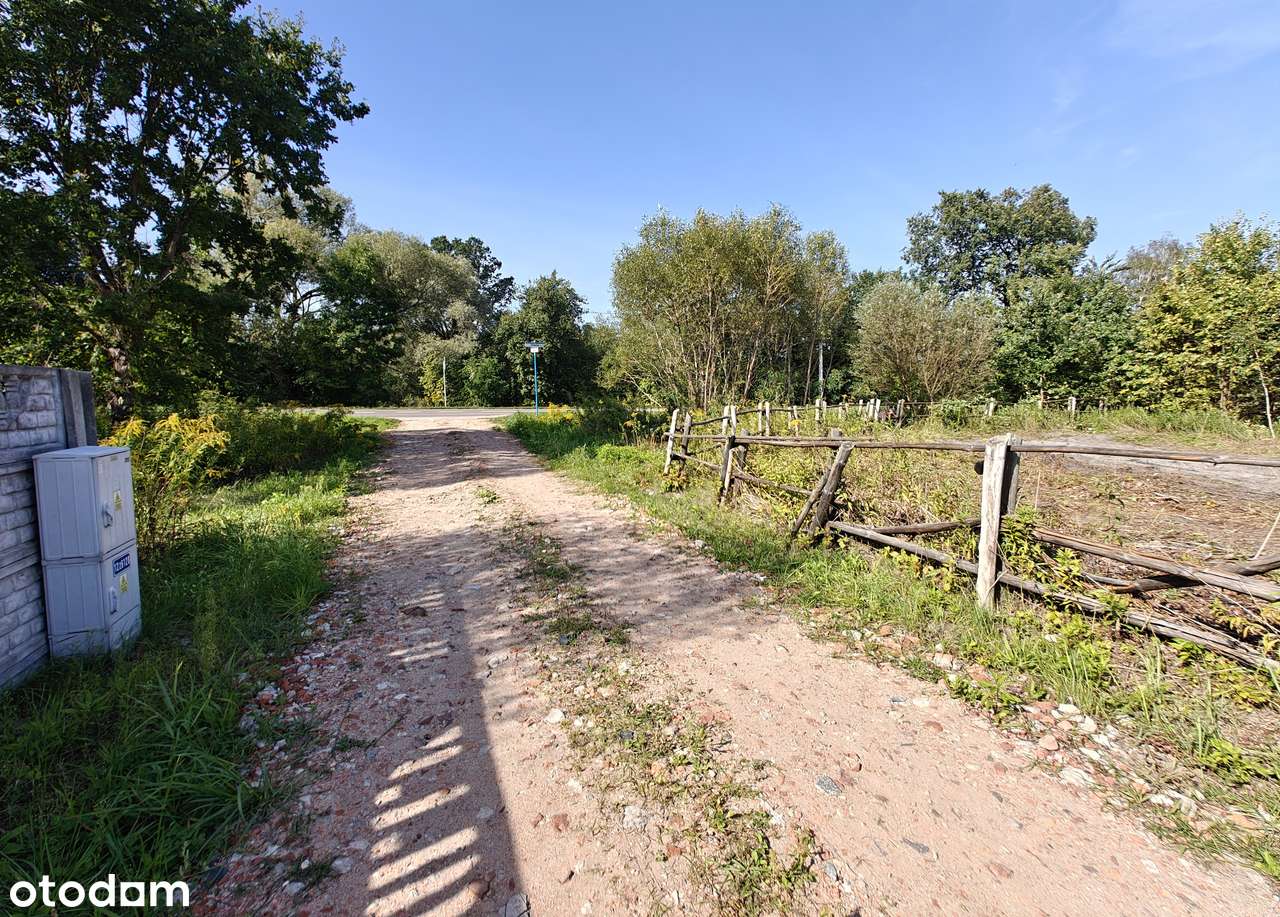 Działka narożna 1080mkw • przy drodze asfaltowej • media-3