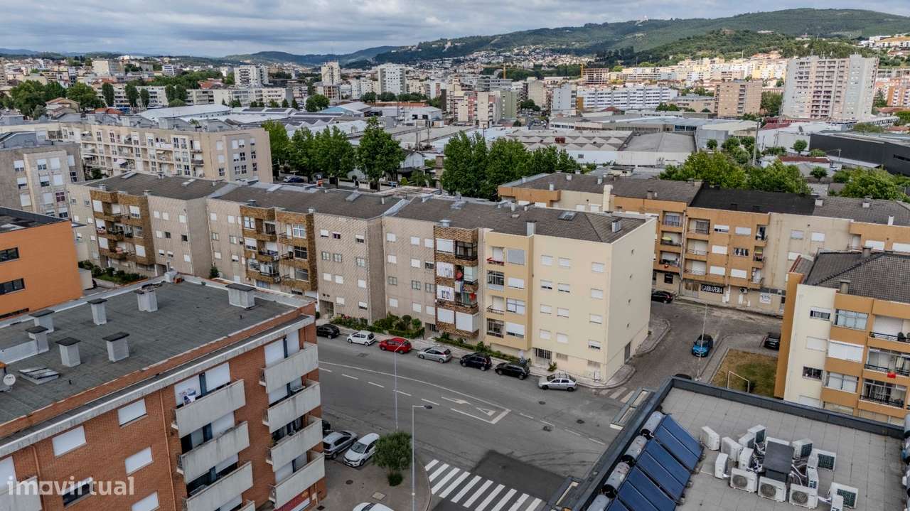 Apartamento T3 com garagem fechada e sótão – Rua do Cruzeiro, Braga-6