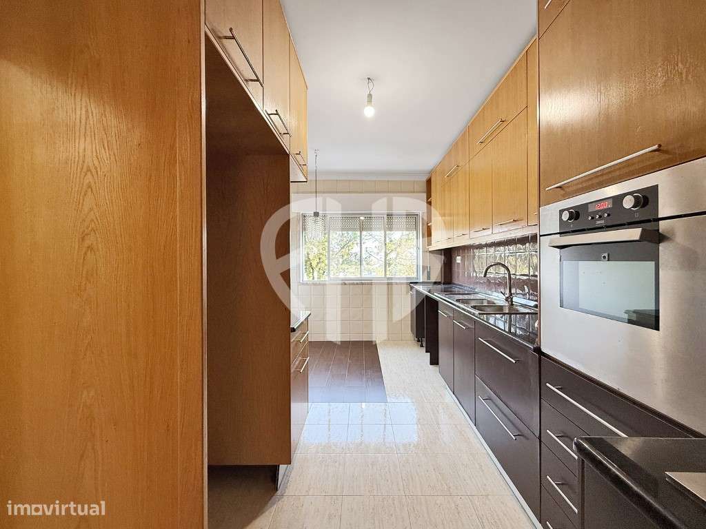 Apartamento T3 com 127 m² | Arrecadação nas Águas Furtadas | Massamá-7