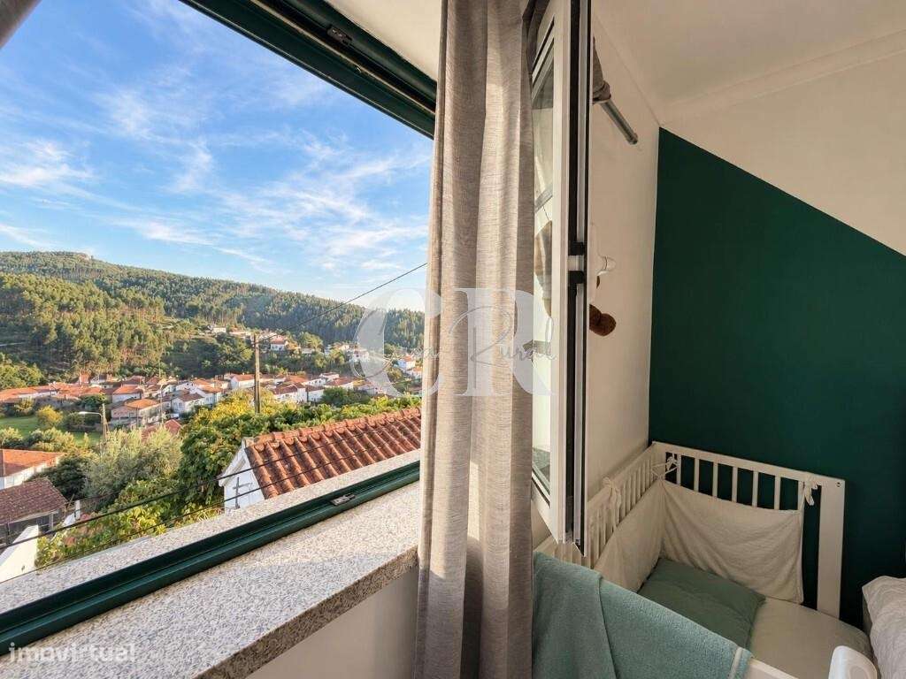 Moradia em pedra com 4 quartos, logradouro e terreno agrícola-21