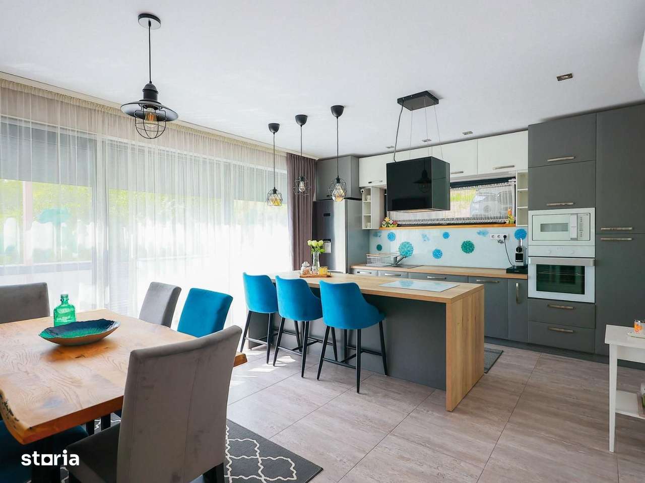 Vilă cu piscină, mobilată și utilată. Comision 0%. 410.000 Euro neg-12