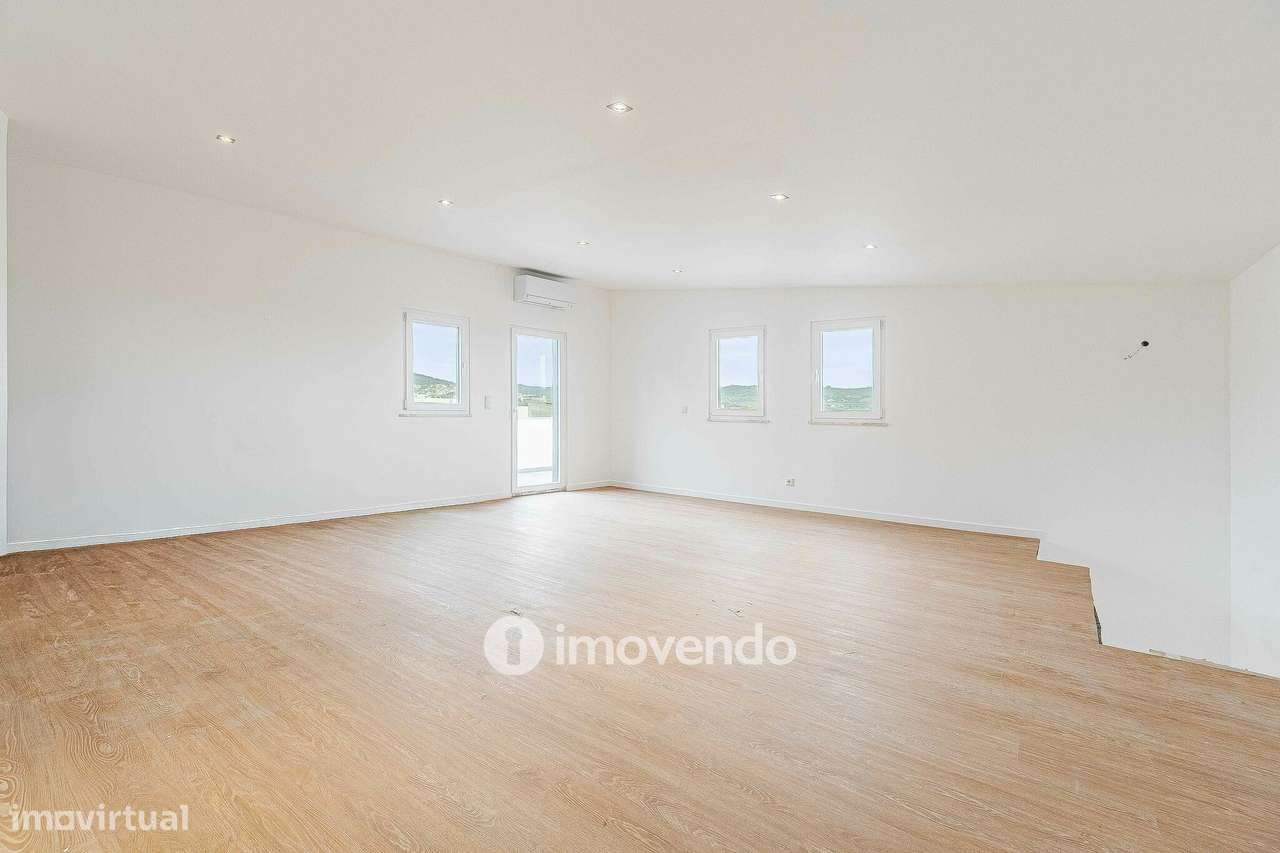 Apartamento T3 Duplex novo, com terraço e garagem, em Loures-10