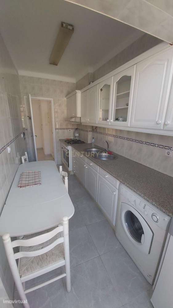 Apartamento T2 em Almada na Av. Nuno Alvares Pereira.-6