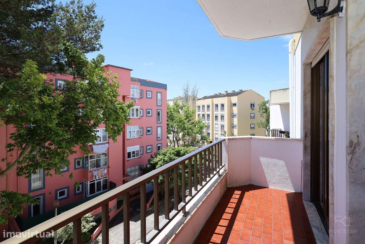 T2 - Apartamento com Varanda - Alapraia – Estoril-9