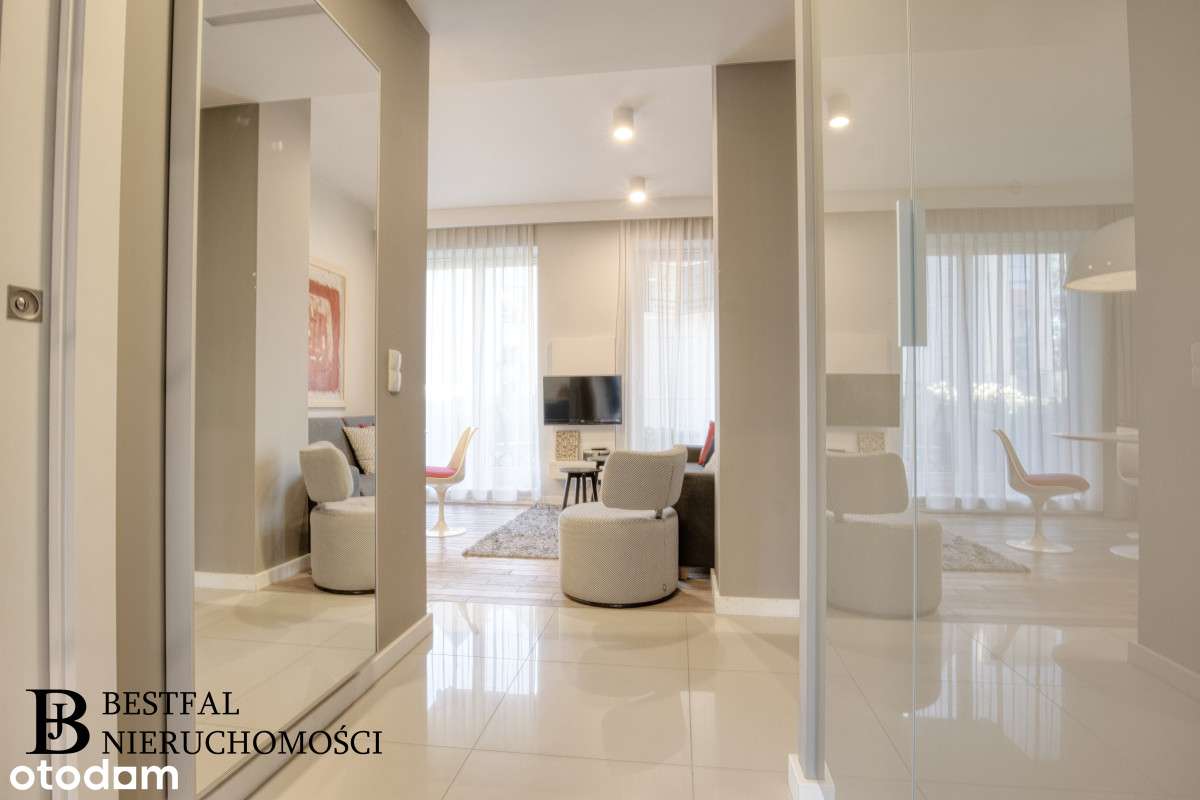 Apartament  z halą garażową balkonem i tarasem-2