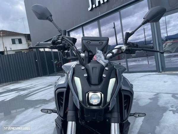 Yamaha MT-07 - 10