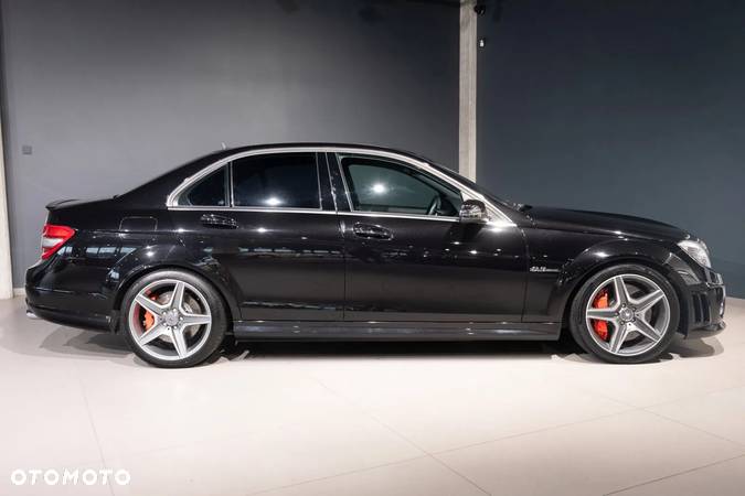 Mercedes-Benz Klasa C 63 AMG - 7