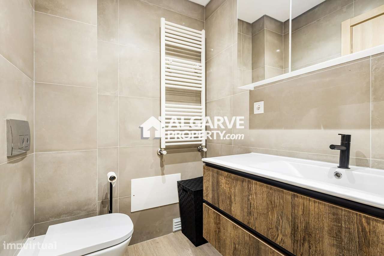 Moradia moderna V6 em condomínio com piscina. Perto de Vilamoura e pra-27