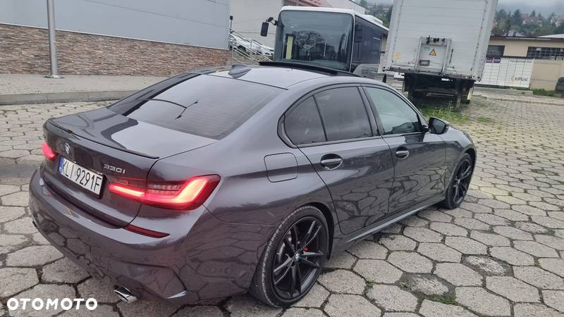 BMW Seria 3 330i M Sport sport - 22