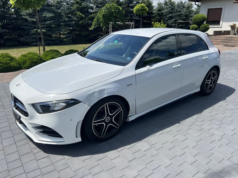 Mercedes-Benz A W177 (2018-) 200 4Matic 8G-DCT Advanced AMG Line 2022