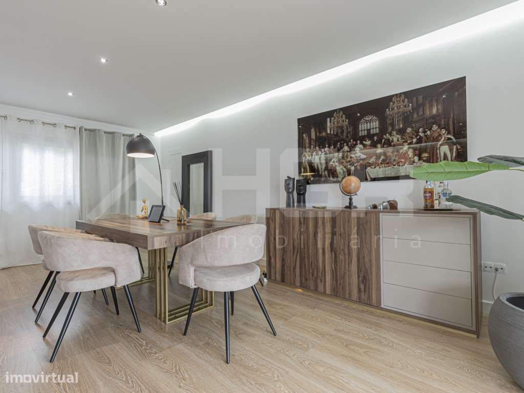 MORADIA V4 | SEMI-NOVA | 2 PISOS | GARAGEM | EXCELENTES ACESSOS ROD...-8