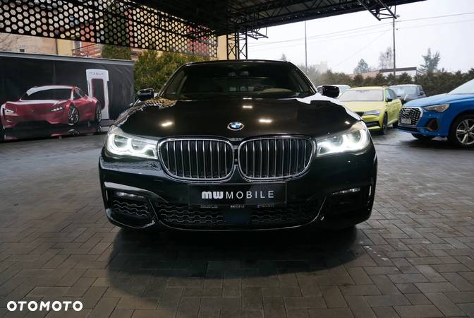 BMW Seria 7 750i xDrive - 10