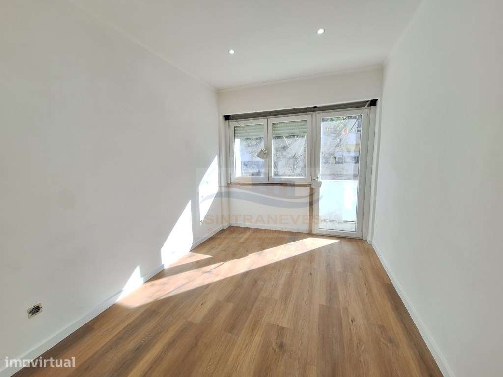 T2 em remodelação total, edifício e fracções como novos. - Grande imagem: 5/10