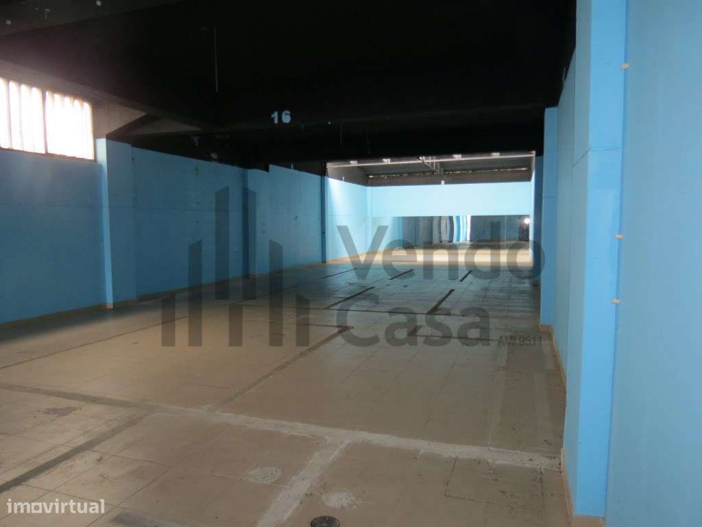 Vende-se Armazém/Loja - Braga Centro - Grande imagem: 3/19