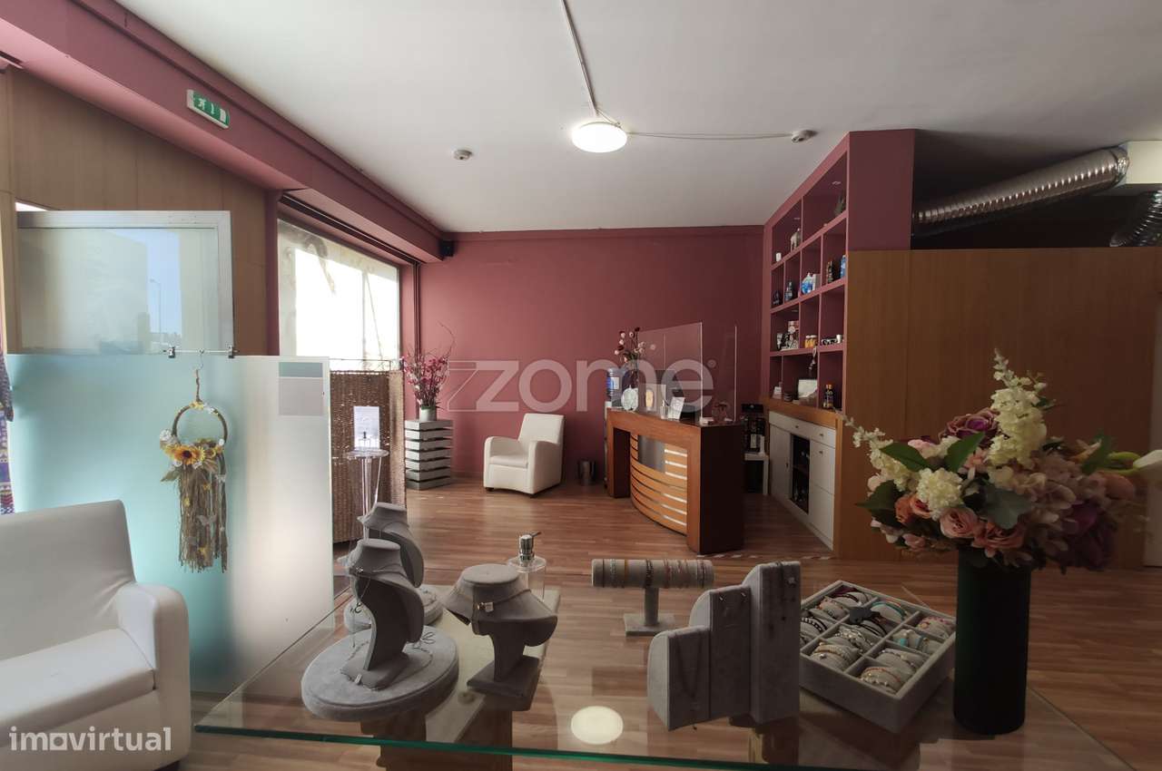 Loja no Centro da Maia com ou sem negócio a funcionar - Grande imagem: 3/27