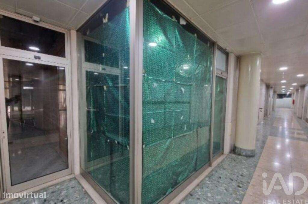 Loja / Estabelecimento Comercial em Fânzeres e São Pedro da Cova de 21 - Grande imagem: 3/3