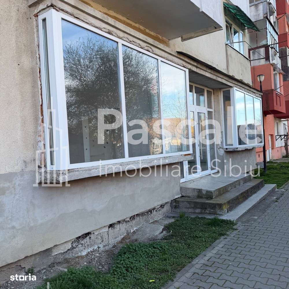 Spațiu comercial de vânzare – Avrig | Vizibilitate excelentă-0