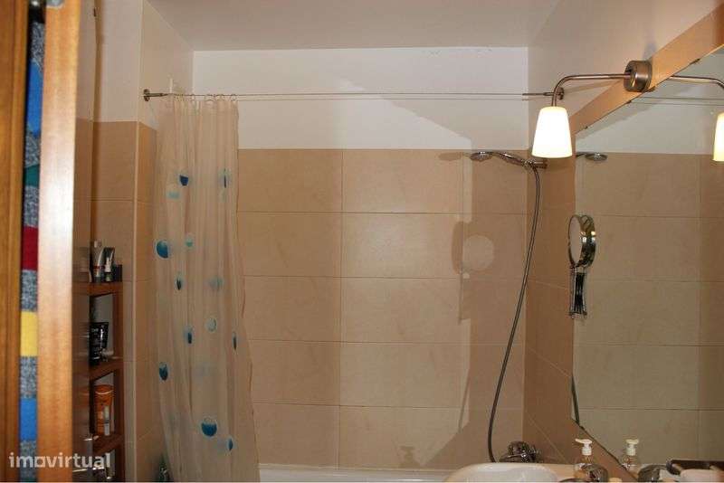 Vendo Apartamento T2 Centro Vila Praia de Ancora R/C c/ lugar garragem - Grande imagem: 5/12