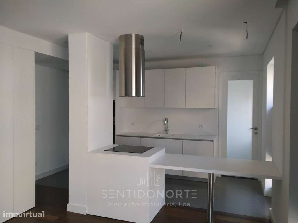 Apartamento T4 junto à Rotunda da Boavista-5