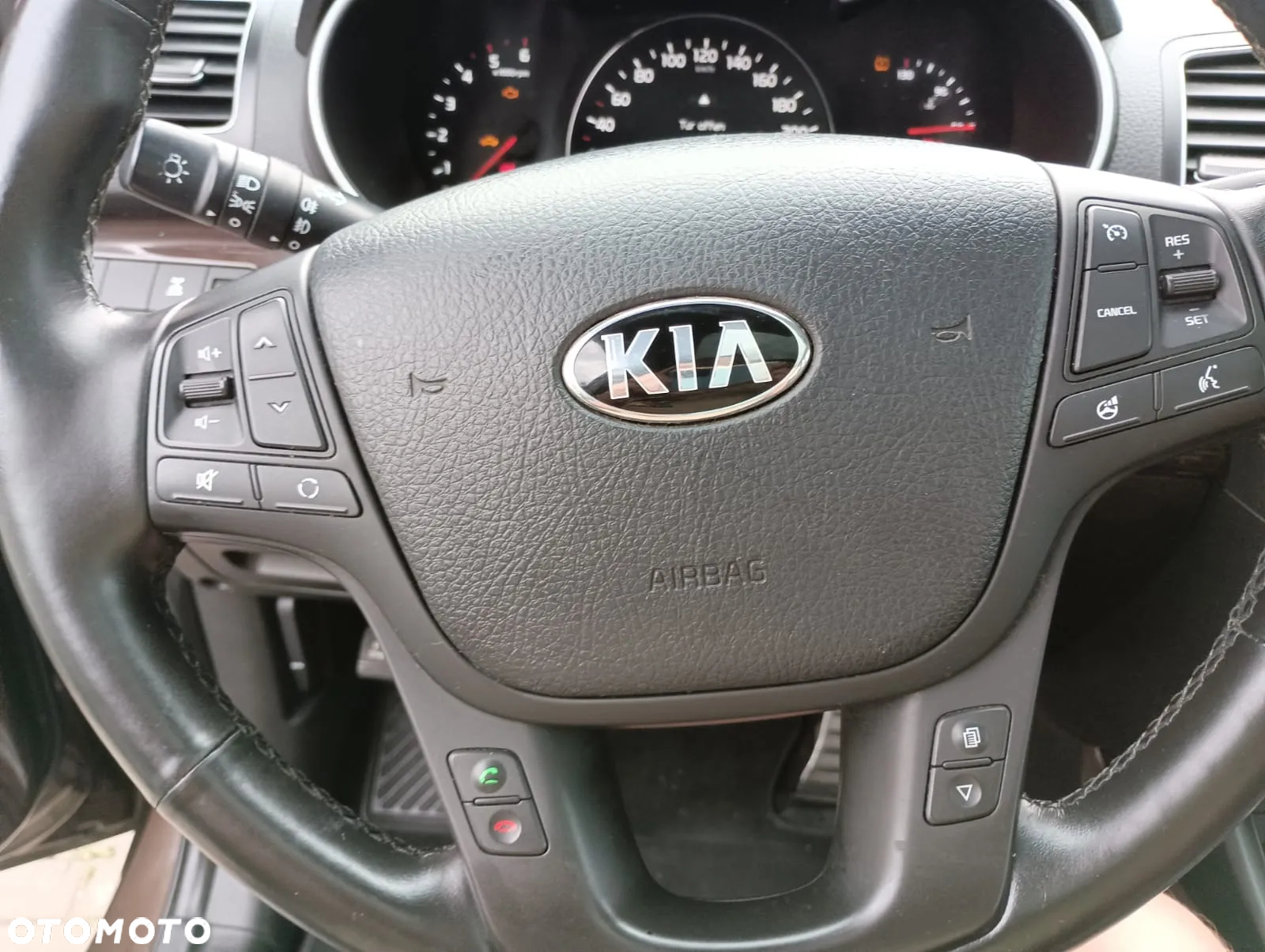 Kia Sorento - 16