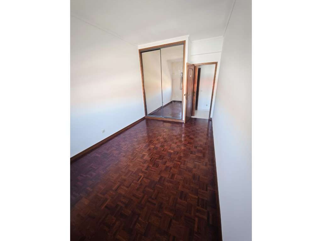 Apartamento no centro da Cova da piedade em predio de prestígio-15