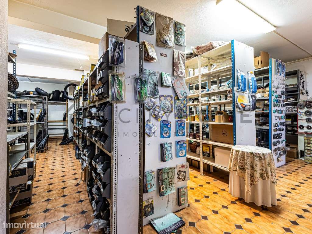 Espaço Comercial no centro de Lagoa-5