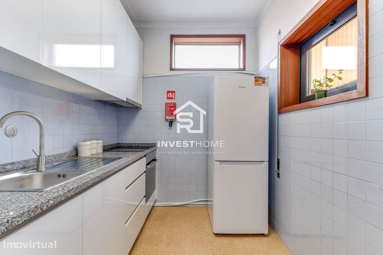 Prédio | 4 Apartamentos T2 | Licença AL ativa | Porto-35