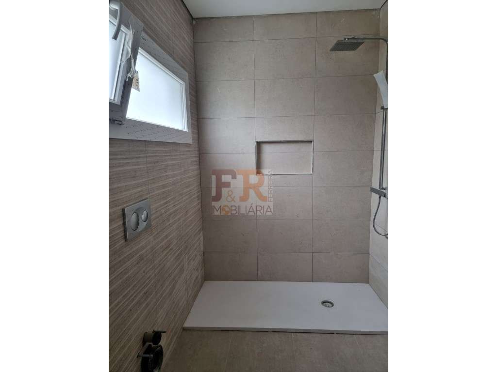 Moradias Geminada DuplexT3 com Pérgola. Pinhal do General. Fernão F...-25