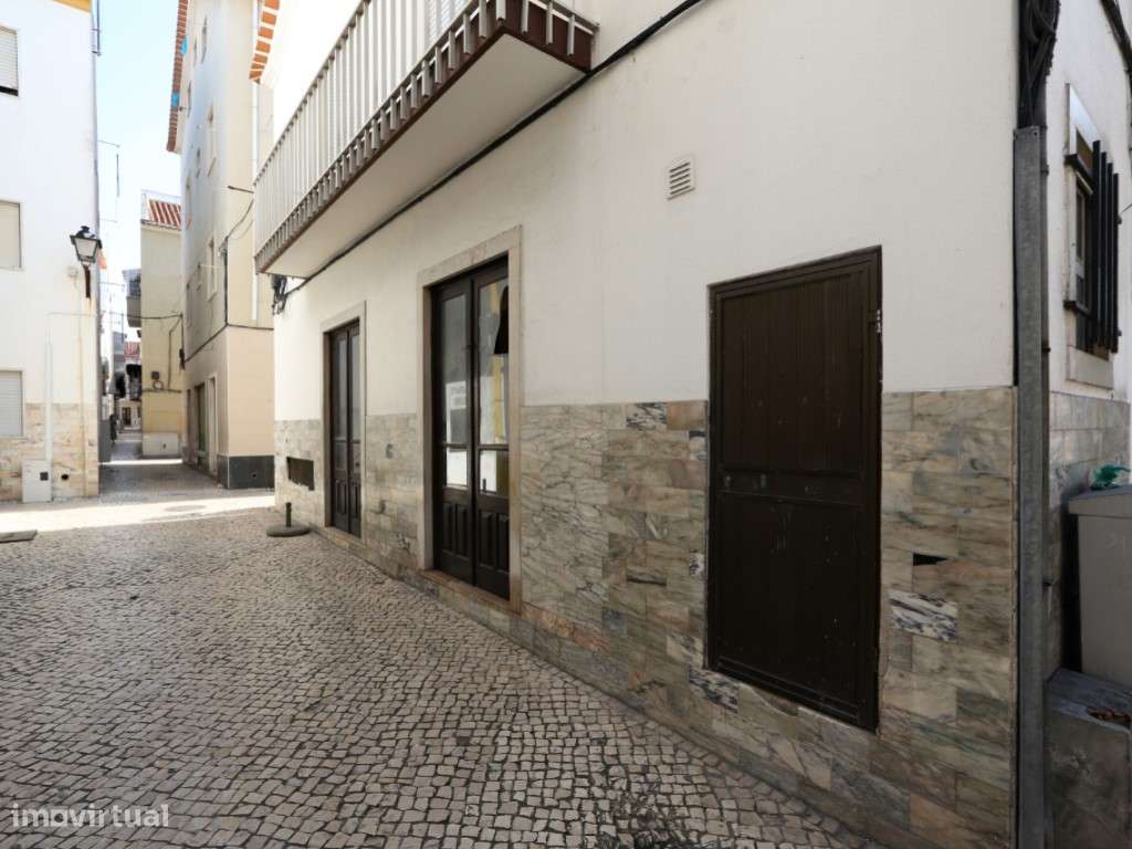 Prédio à venda destinado a comércio e habitação a 2 passos da praia... - Grande imagem: 5/23