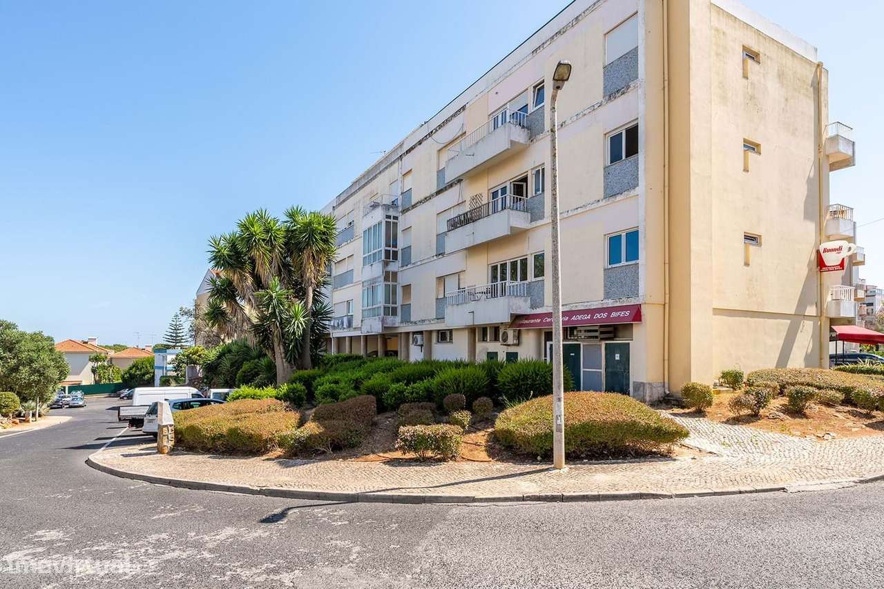 T3 Remodelado com 2 Varandas em Cascais | Pronto a Habitar-20