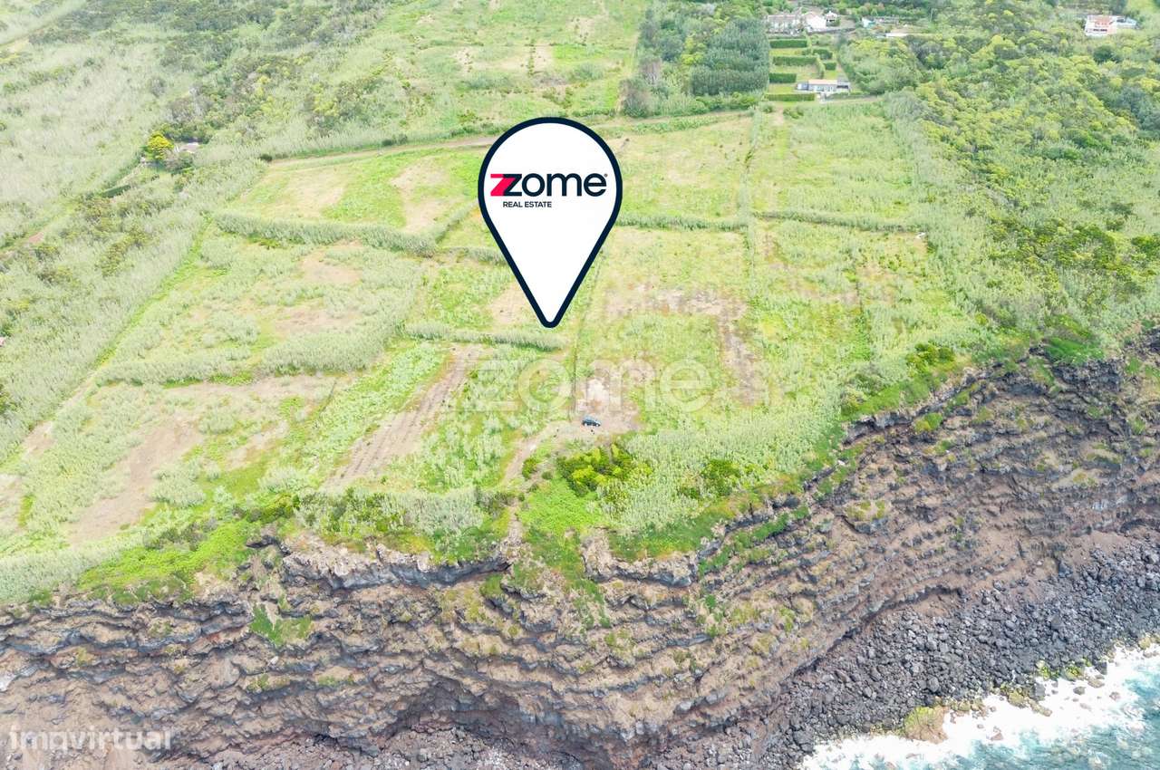 Terreno rústico com área total de 43.560 m², no Capelo - Grande imagem: 3/9