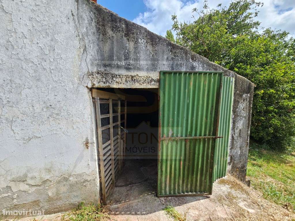 Moradia para Recuperar com Terreno de 1.600 m² na Ventosa, Cadaval-15