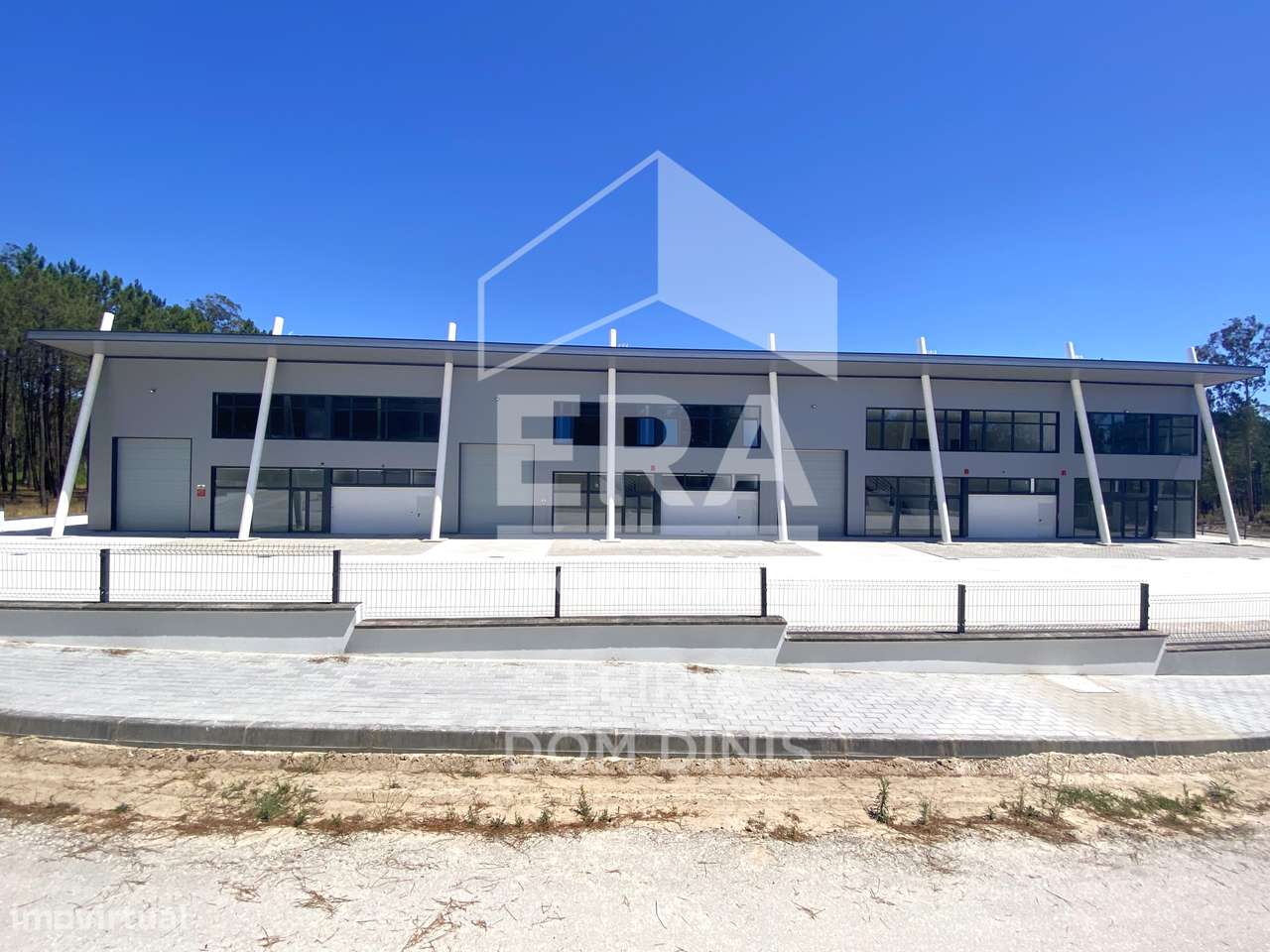 Armazém moderno com escritórios e segurança em Leiria - Grande imagem: 4/14