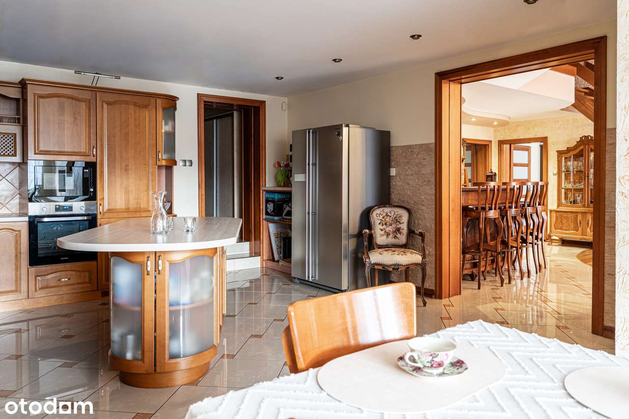 Na sprzedaż komfortowy dom w zabudowie szeregowej na os. Południe - Pełny obrazek: 3/9