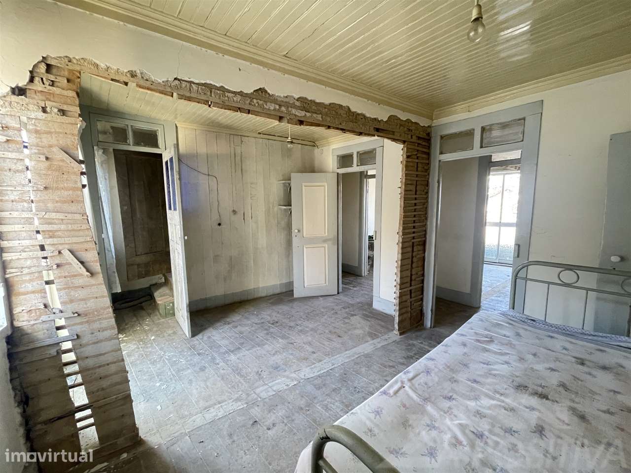 Moradia para Restaurar T3 Venda em Arcozelo,Gouveia-21