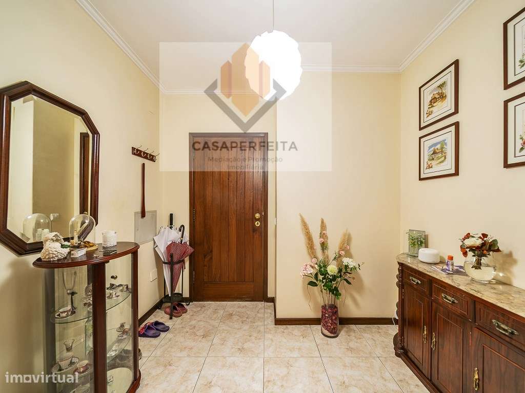 Apartamento T3 Como Novo com Varandas e Box - a 1500 metros da Prai...-14