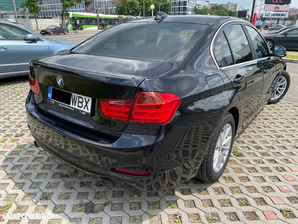 BMW Seria 3 318d - 3