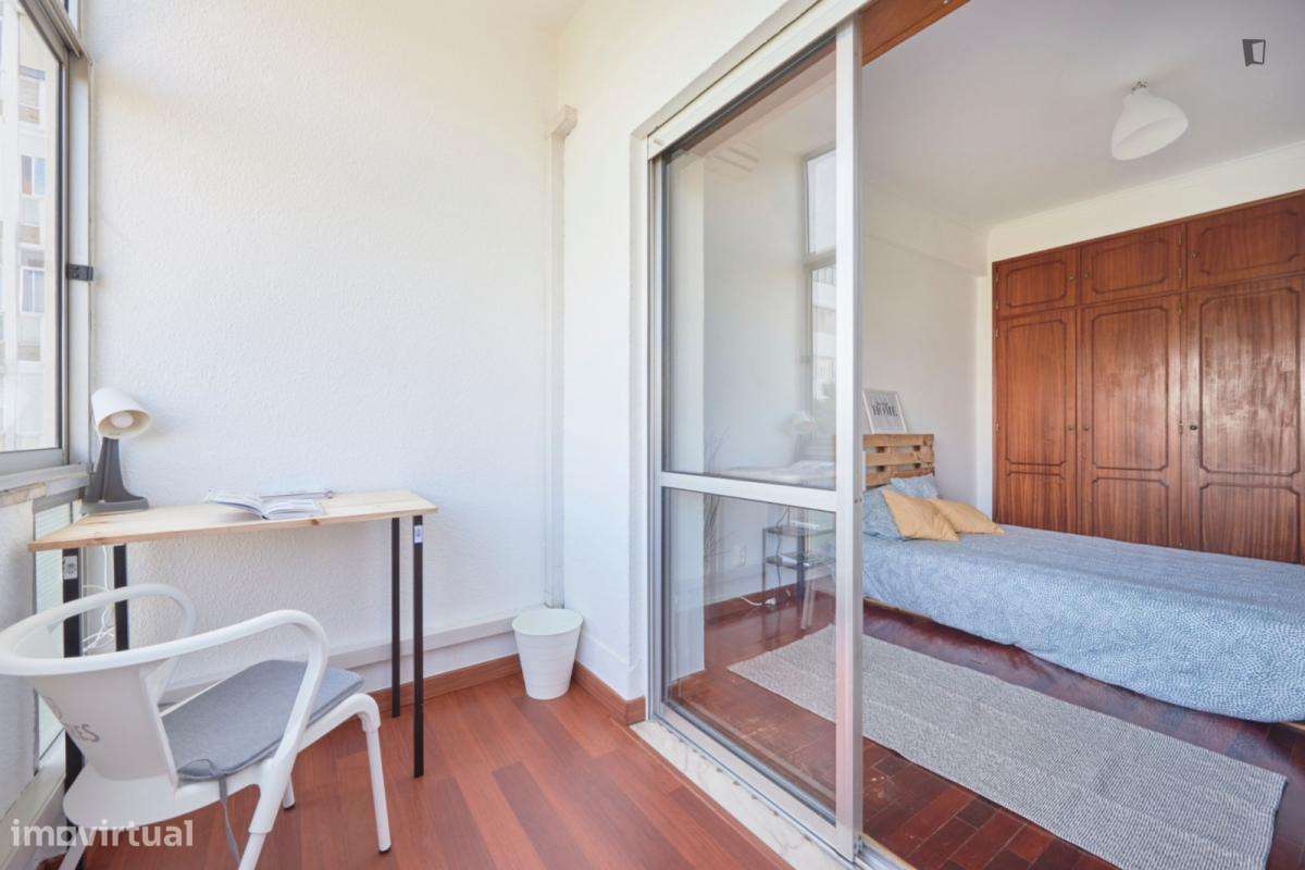 Quarto - localizado em Almada Lisbon - Grande imagem: 4/15