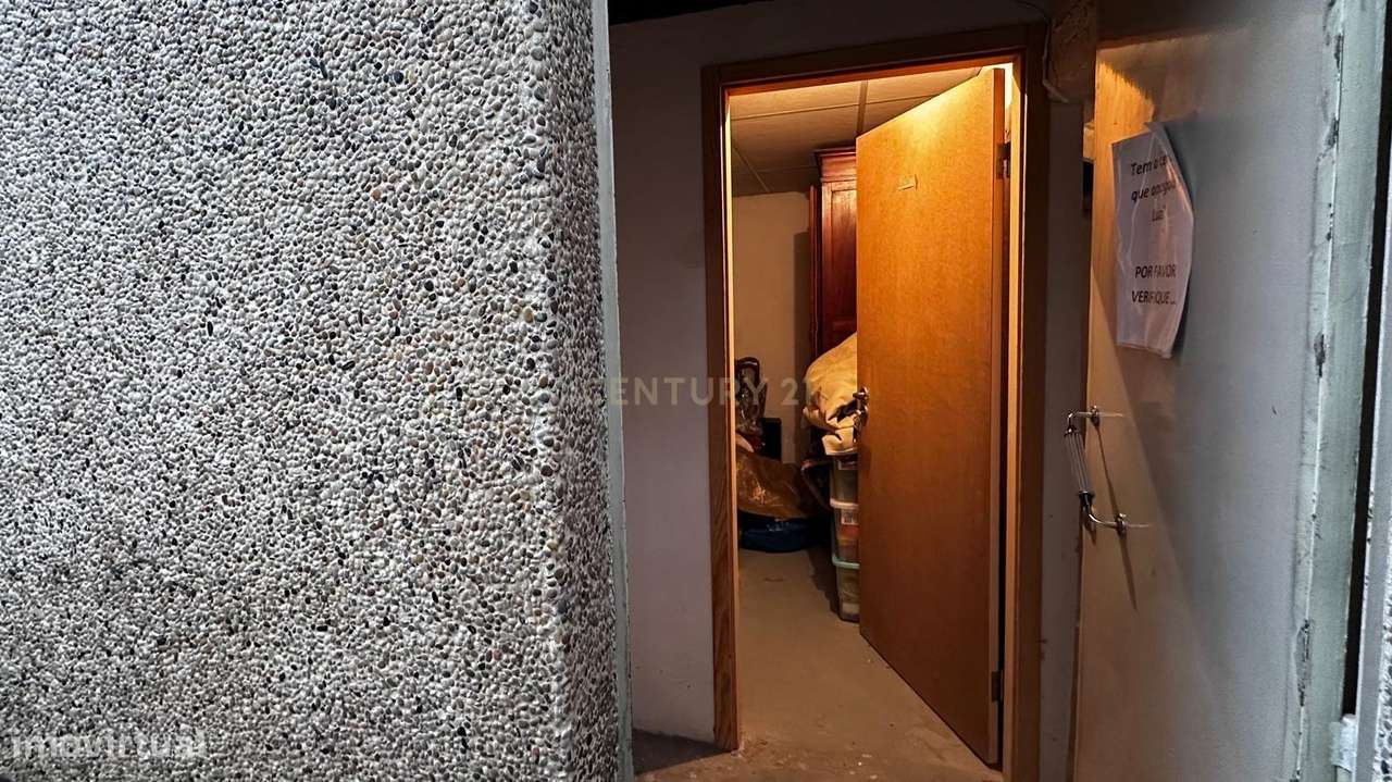 Apartamento T4 à Venda em Benfica – 9.º Andar com Vista Desafogada | E-34