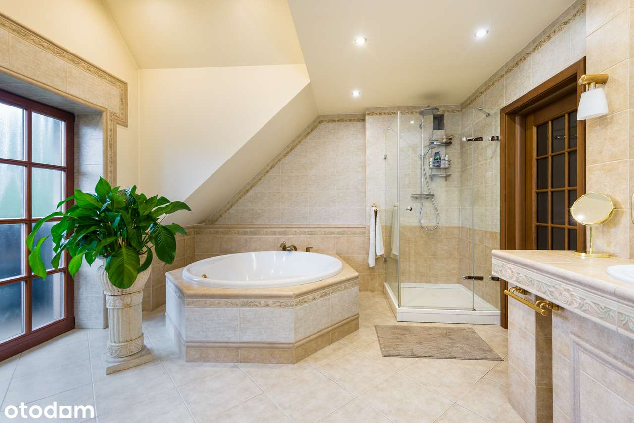 Wspaniały dom w rewelacyjnej lokalizacji-18