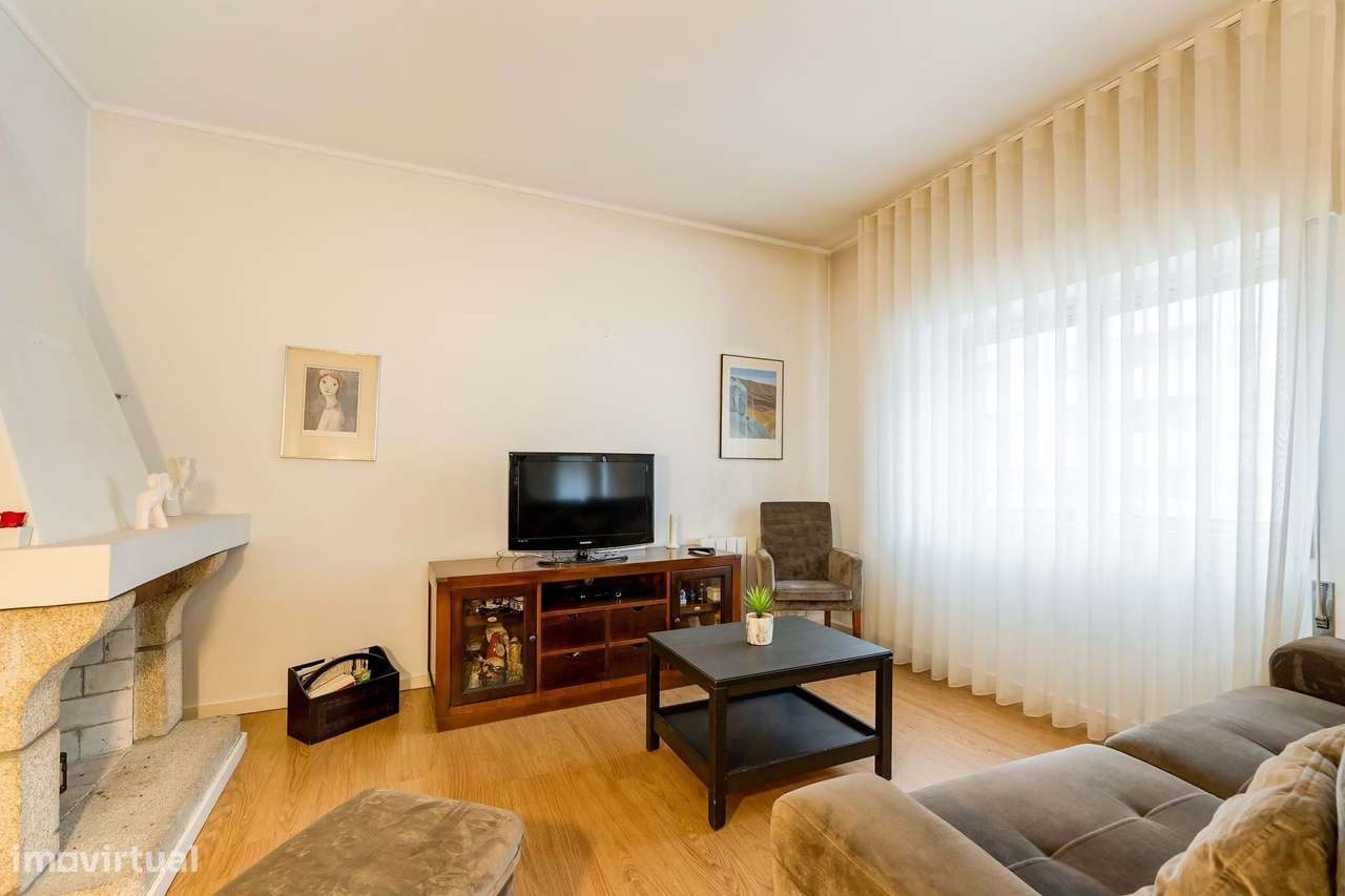 Apartamento T3 com Varanda | Centro Barcelos-4